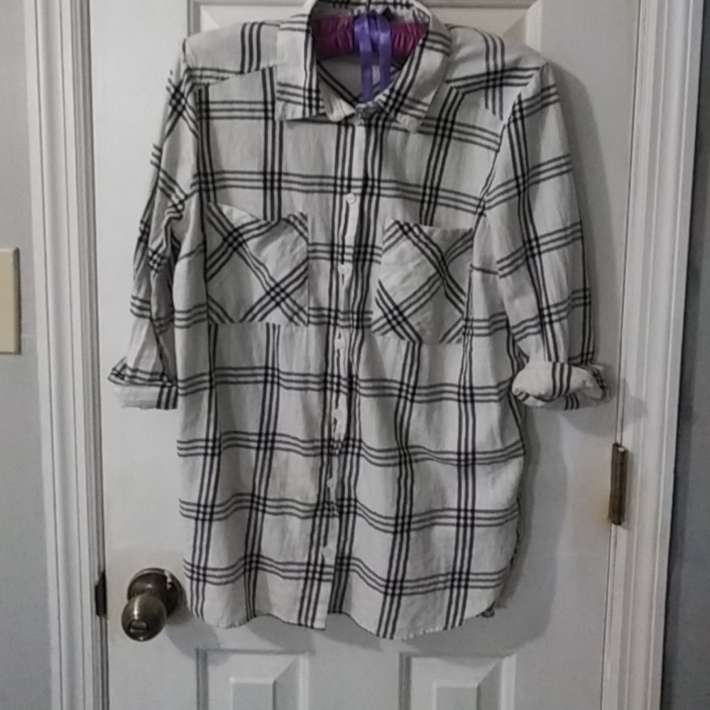 Divided by H&M Women's black and white plaid shirt
